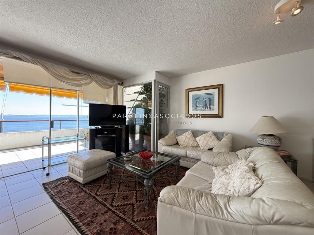 Penthouse de categoría en Espigón Rambla General Artigas