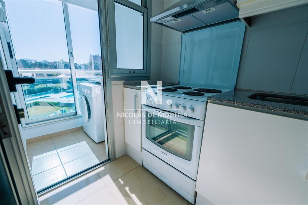 Apartamento de 3 dormitorios en venta. Torre Sol