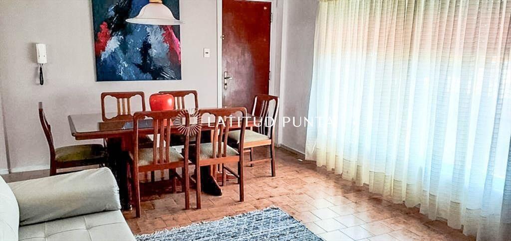 Piriapolis, apartamento de dos dormitorios a 100
