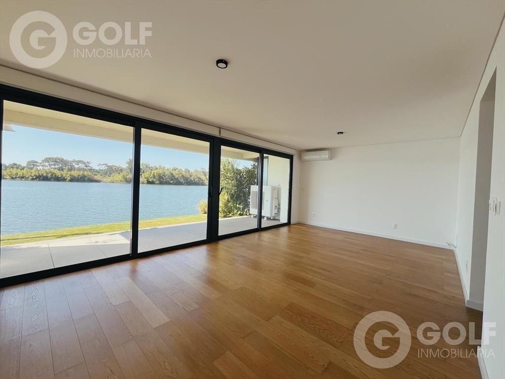 Venta de Villa de 3 dormitorios en Carrasco Boating