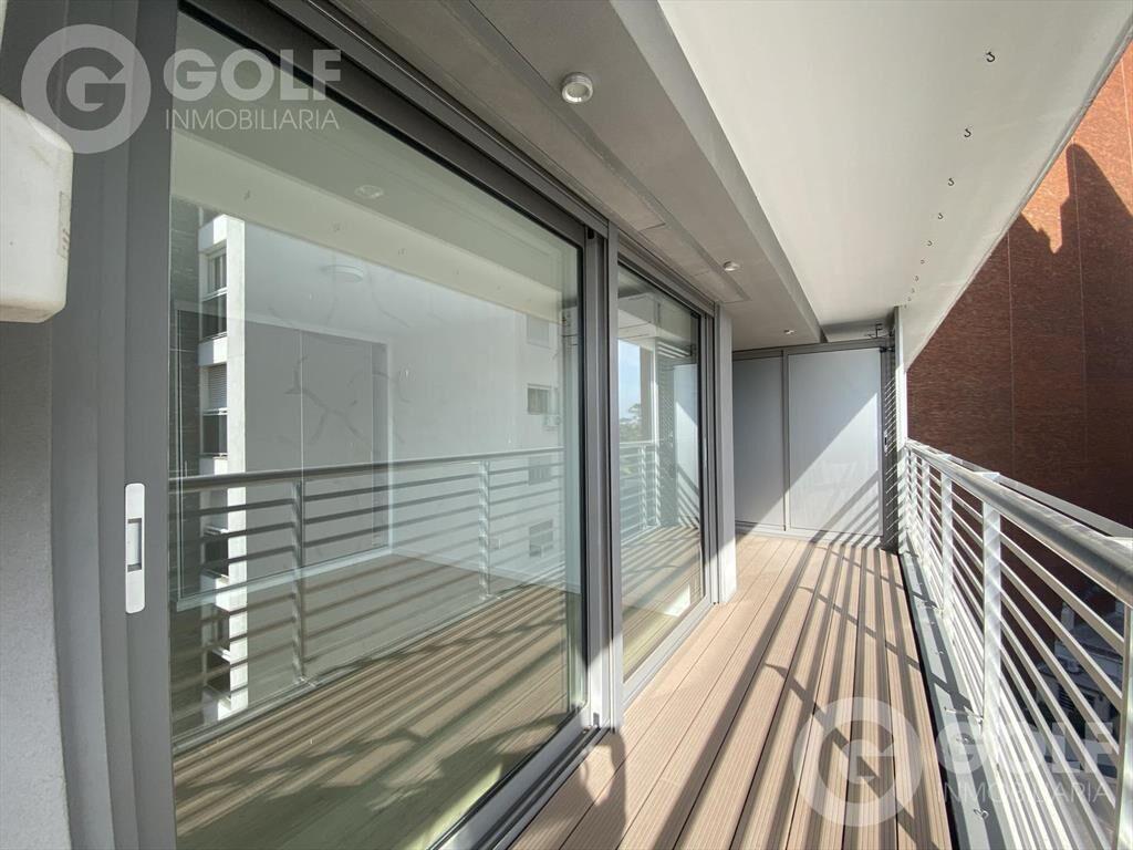 Venta apartamento de 2 dormitorios 2 cocheras con renta en