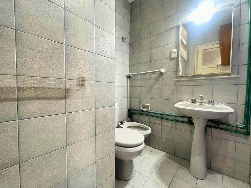 Venta apartamento 2 dormitorios y servicio completo centro