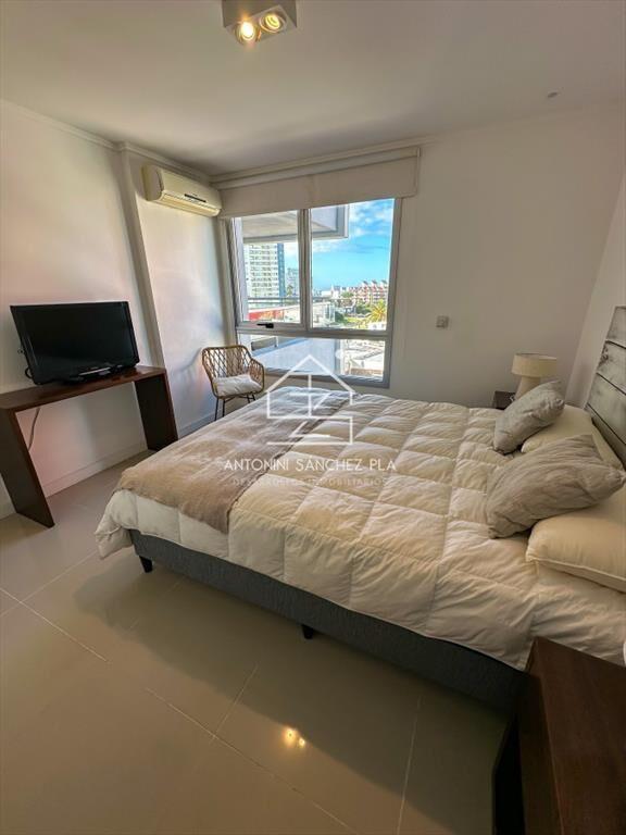 Departamento en venta en exclusiva torre en Punta del Este