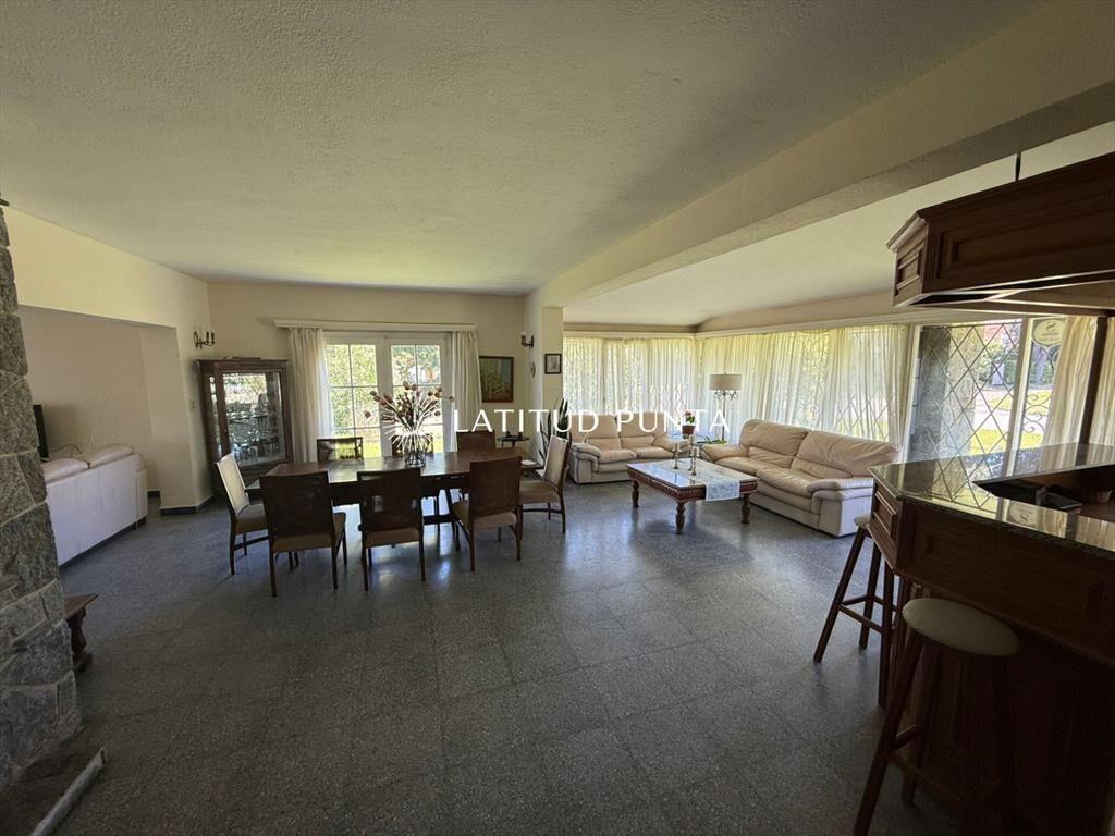 Casa a una cuadra del mar en venta