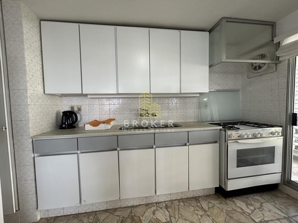 Venta de apartamento primera linea en playa Punta
