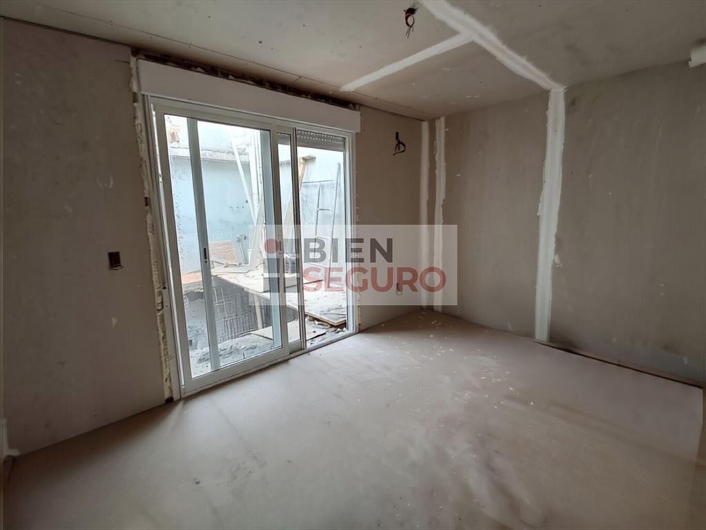 Reciclaje. Apartamento de 1 dormitorio, en venta en La Come