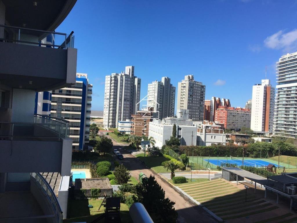 Alquiler apartamento tres dormitorios Punta del 2