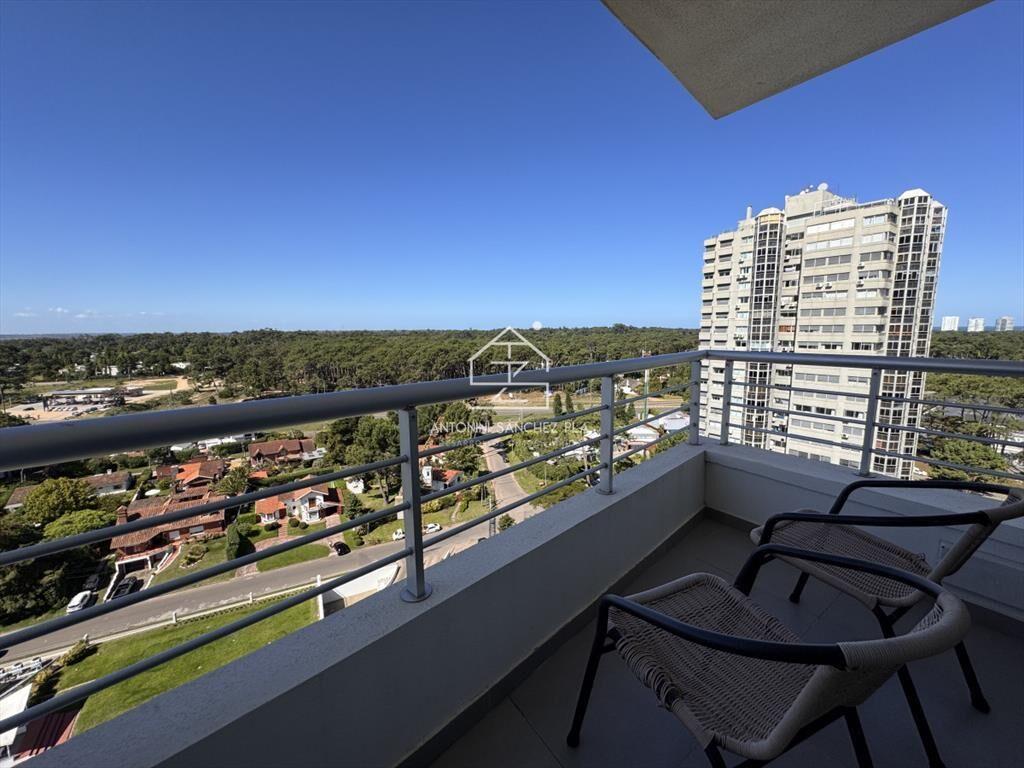 Venta apartamento 2 dormitorios 2 baños Punta del Este