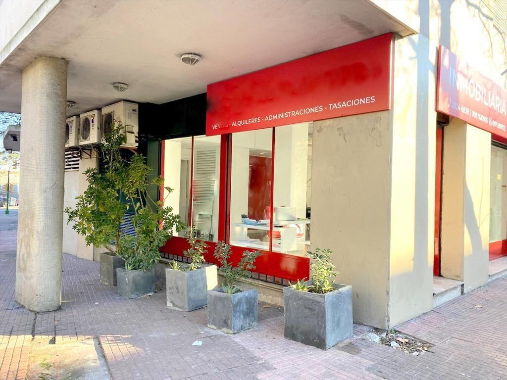 Venta de Local comercial con 140 Mts2 en Aguada