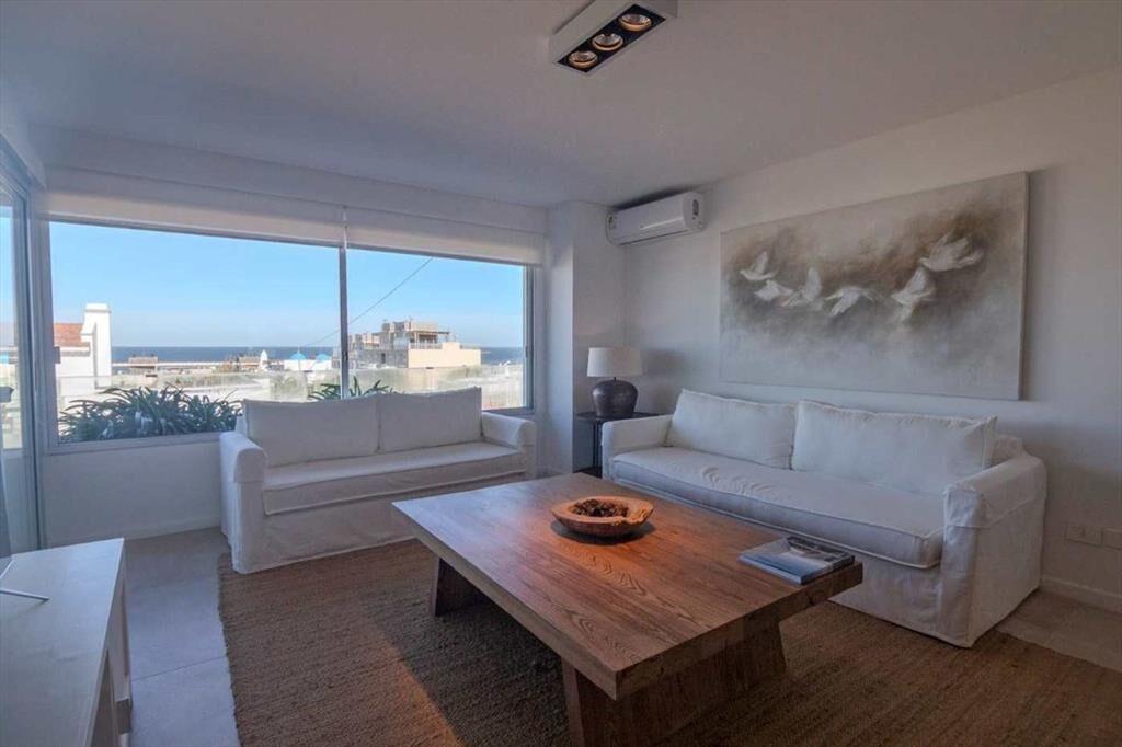 Alquiler 3 suites Pent house, mucama y piscina