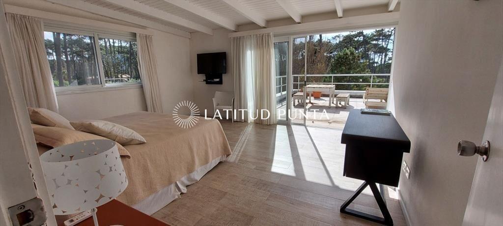 Casa en Laguna Blanca - Manantiales, 5 dormitorios y piscin