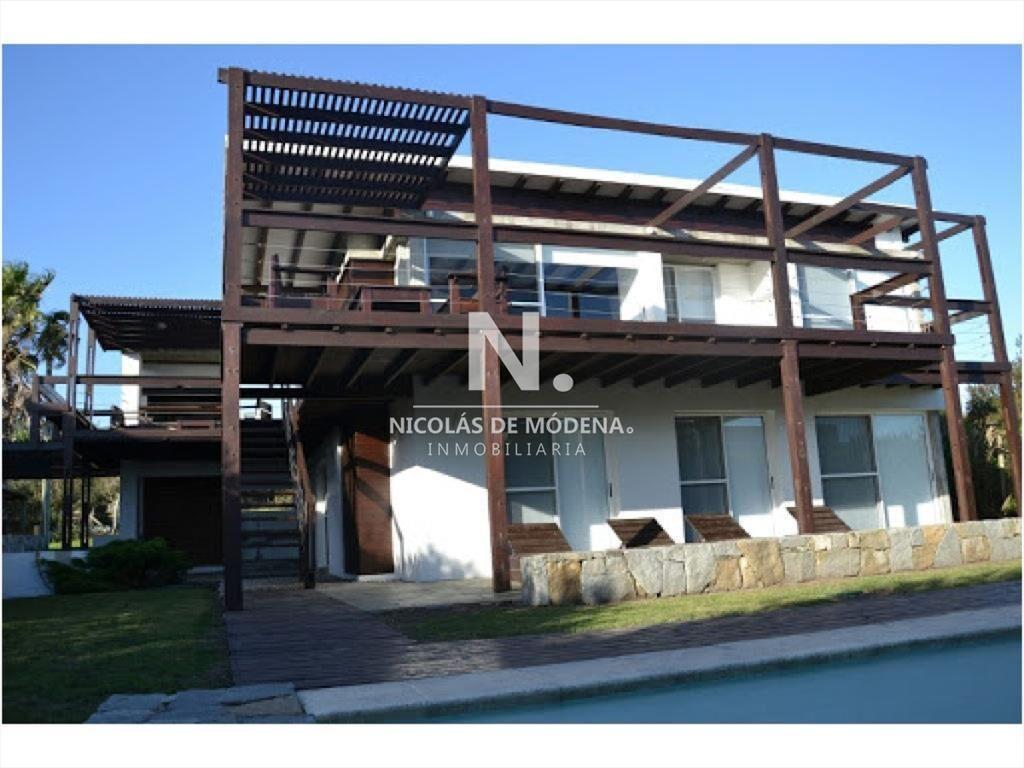Impecable casa de 6 dormitorios en venta y en el