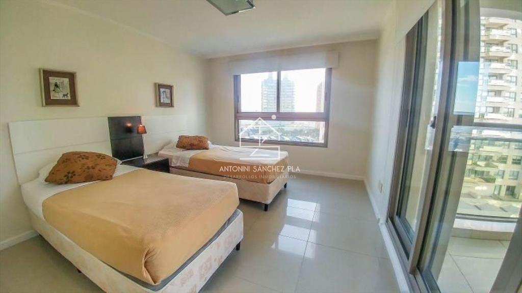 Apartamento en alquiler Playa Brava 3 dormitorios