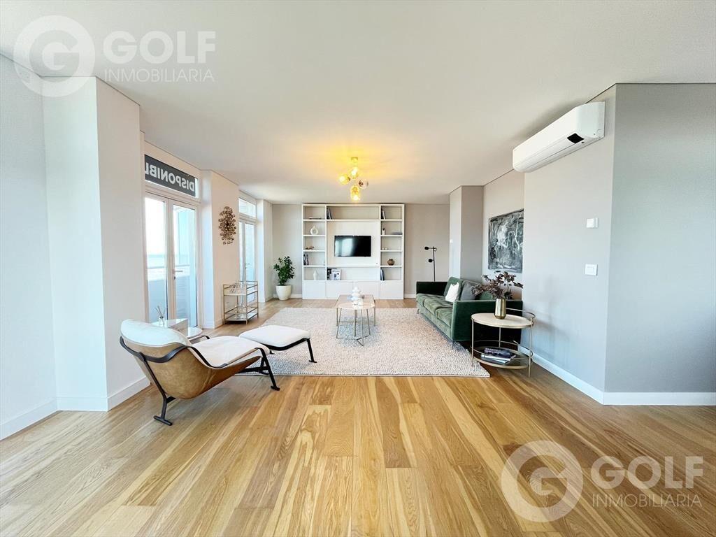 Venta de Apartamento de 4 Dormitorios en la Rambla de Carra