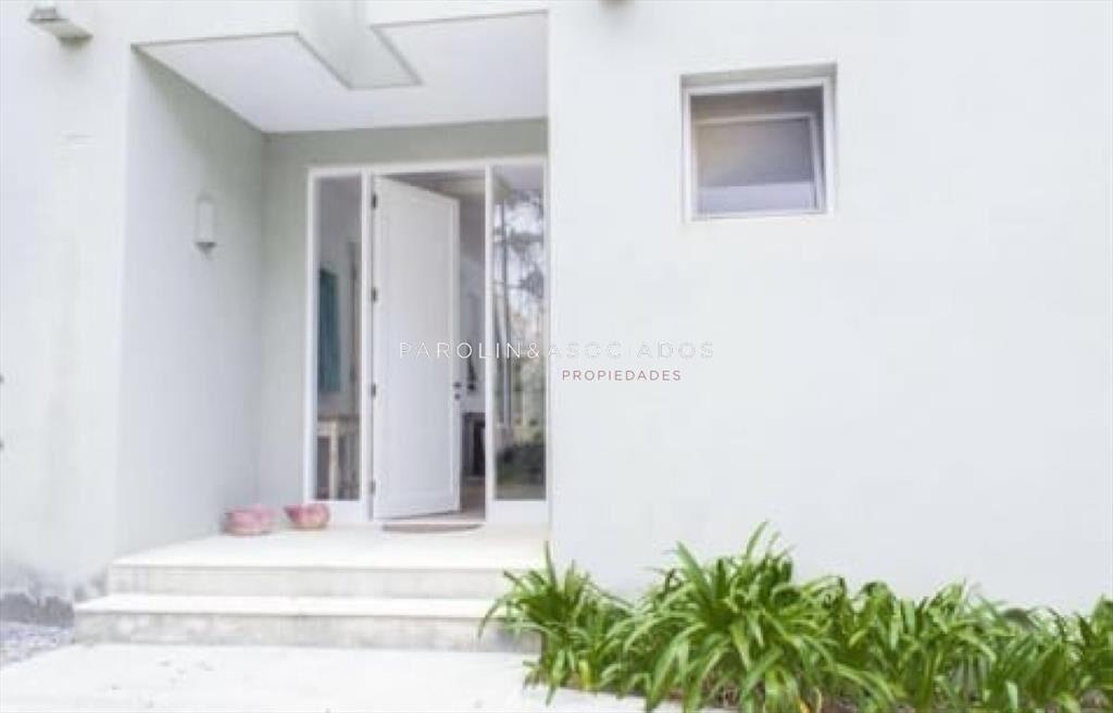 Casa de 3 dormitorios en venta en Laguna Blanca