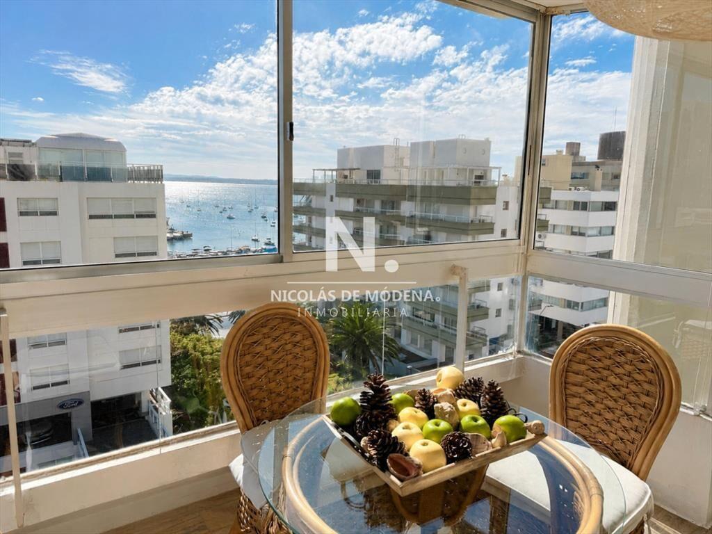 Alquila Apartamento en Península - Punta del Este de 3 dor
