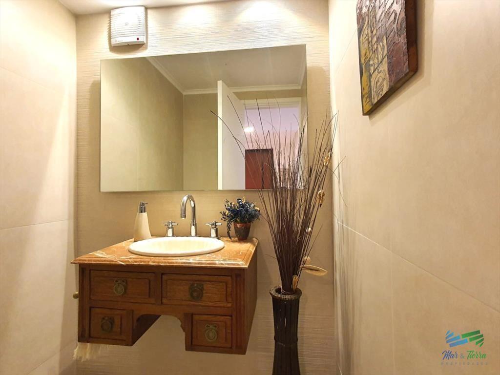 En venta apartamento 3 dormitorios, vista al mar, primera l
