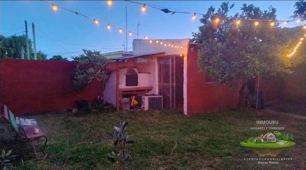 SE VENDE CASA EN ZONA DE BARROS BLANCOS
