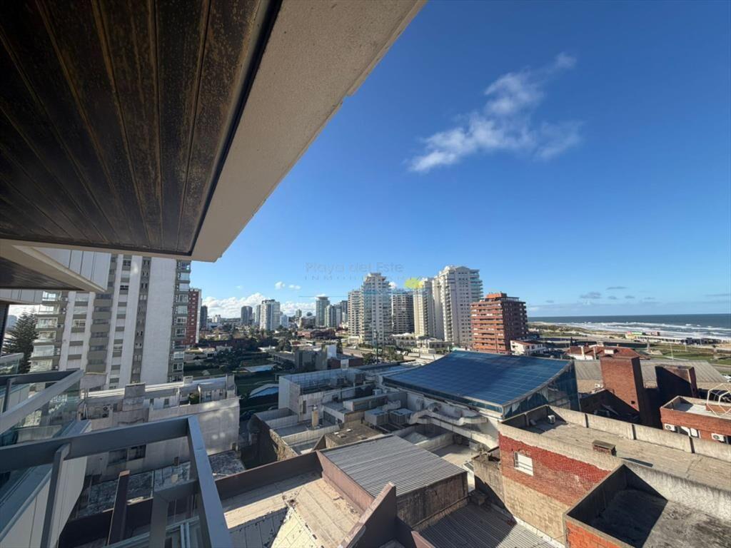 Apartamento de 3 dormitorios en alquiler anual e