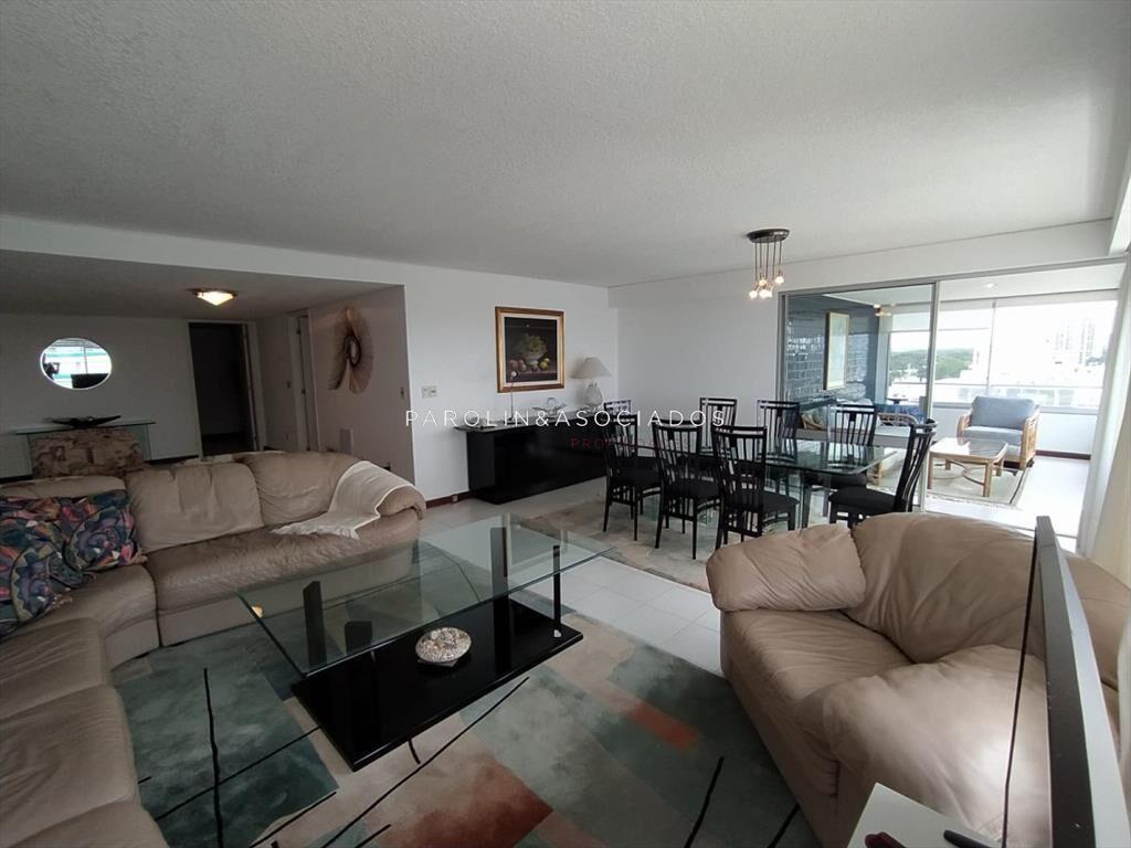 Apartamento en venta de 3 dormitorios en Tiburon,