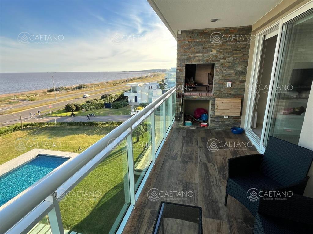 Apartamento de 2 dormitorios en Playa Mansa , Punta del est