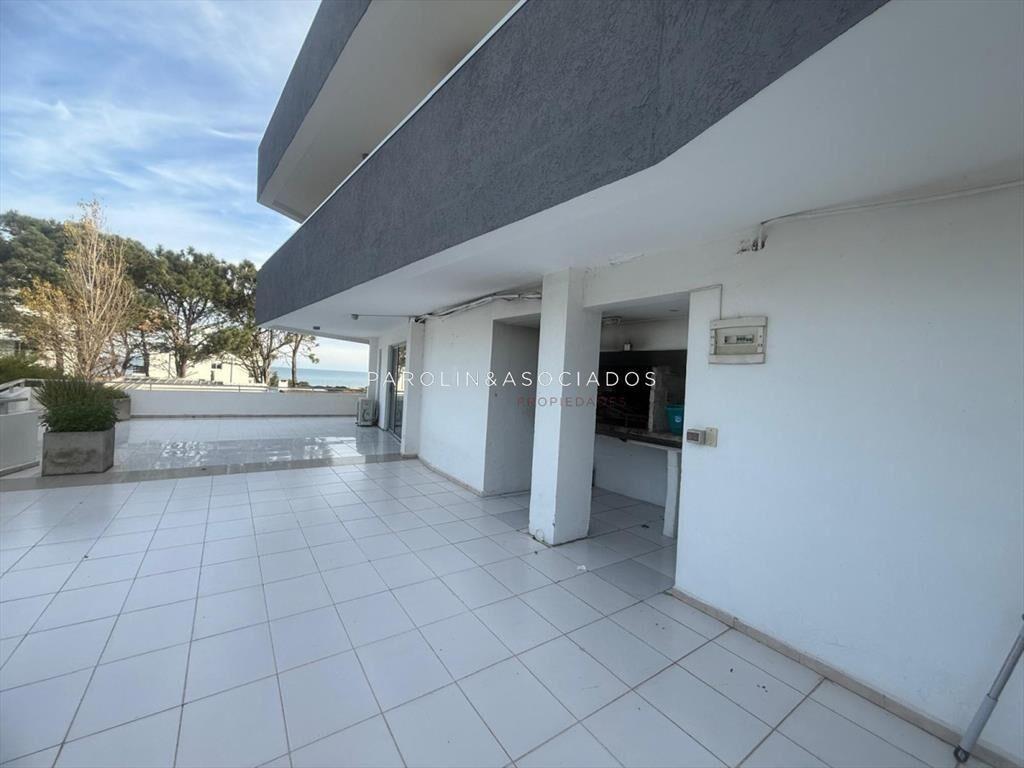 Apartamento en Venta de 3 Dormitorios en Edificio