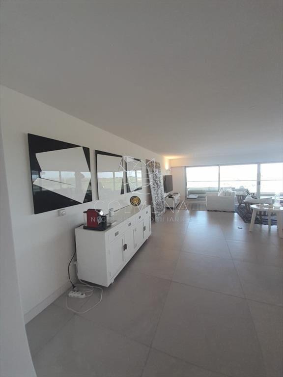 Apartamento de 3 dormitorios en Silente , Punta ,
