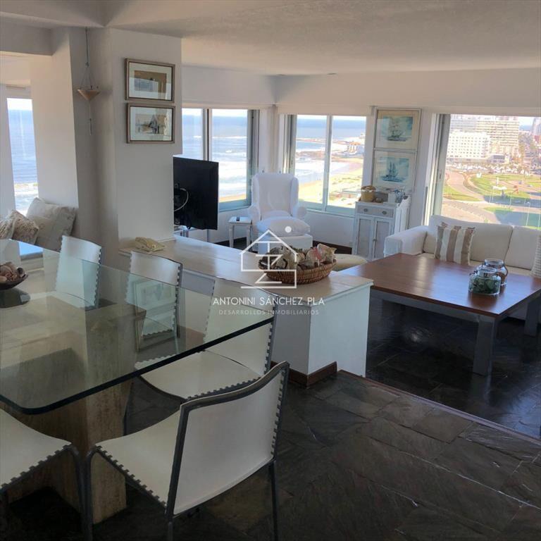 Alquiler por temporada de apartamento de 3 en del