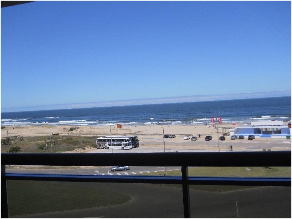 VENTA APARTAMENTO 3 DORMITORIOS EDIFICIO PUNTA