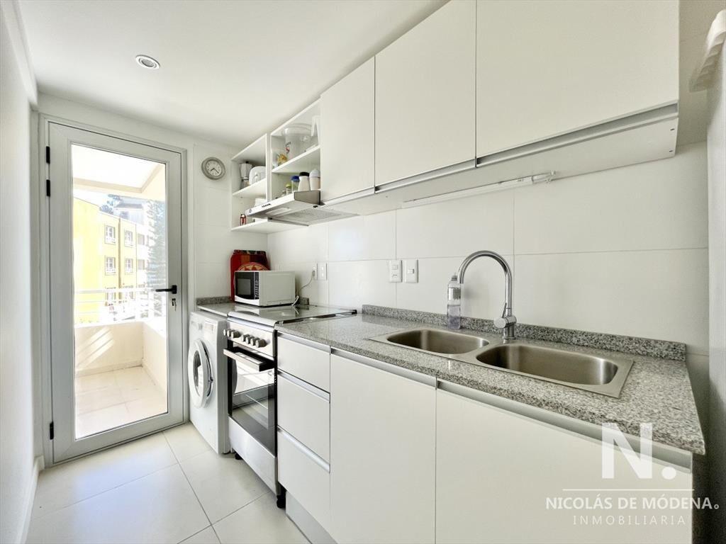 Playa Mansa Punta del Este Apartamento con Parrillero