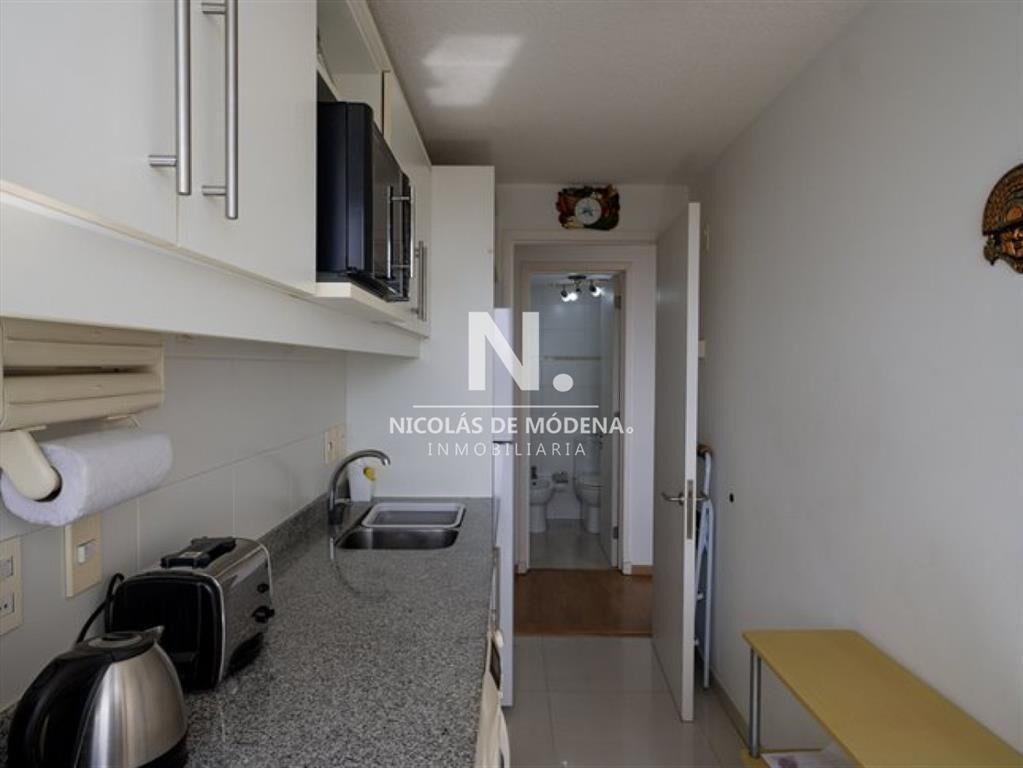 Vende apartamento de 2 dormitorios en Roosevelt,