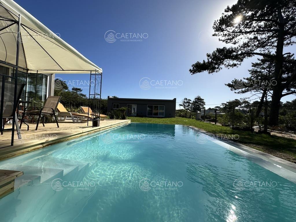 Venta casa en zona Chihuahua, Punta Ballena