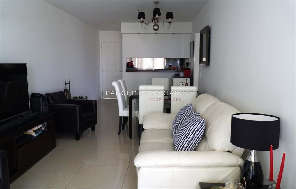 Apartamento de 3 dormitorios en venta en la Punta