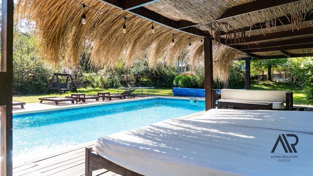 Casa en venta c/ cochera en Pinares