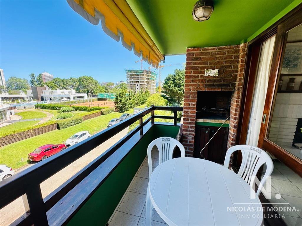 Apartamento en venta de 3 dormitorios con parrillero propio