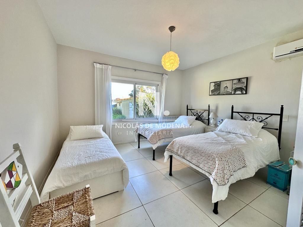 Vende casa en El Chorro- Manantiales, de 4