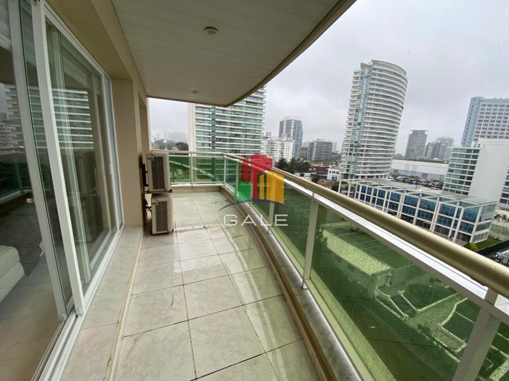 Apartamento en Venta de 3 dormitorios en Edificio Coral Tow