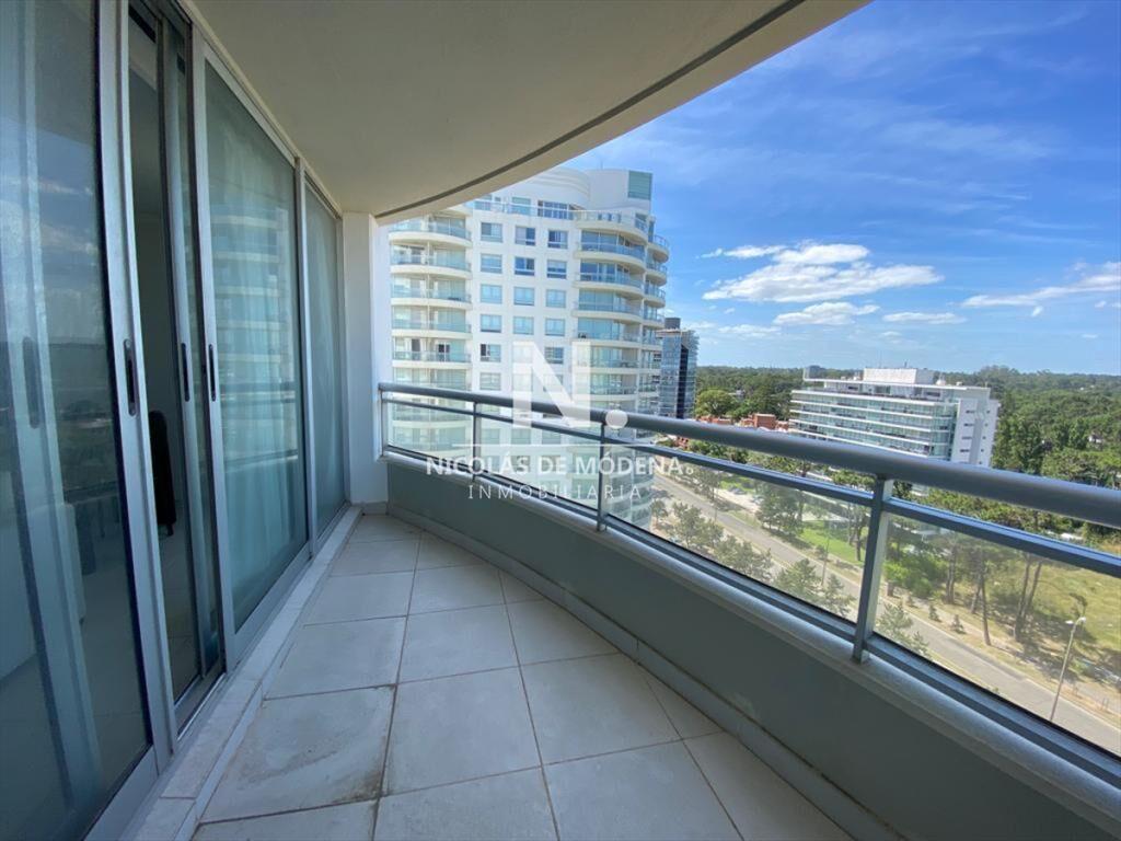 Vende apartamento de 2 dormitorios en Roosevelt