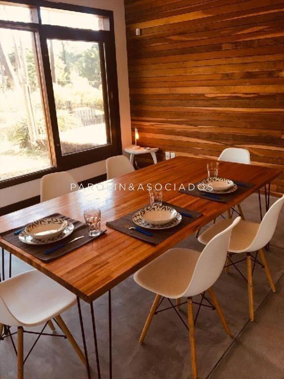 MUY LINDA CASA A METROS DEL MAR!!