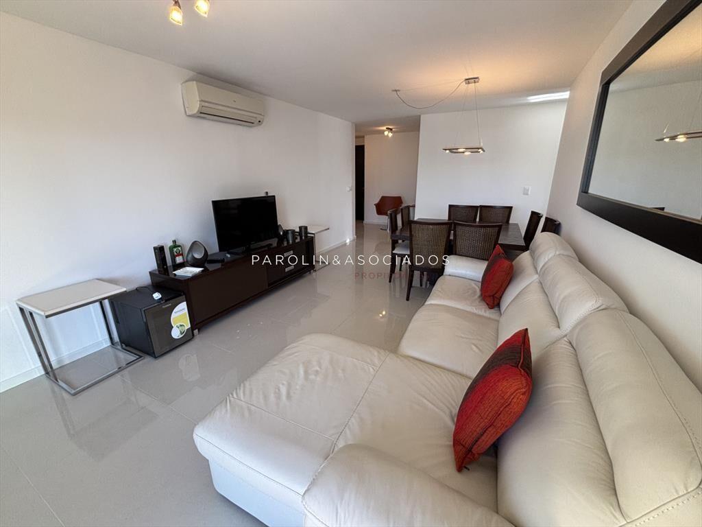 Apartamento en venta en Icon Tower, Punta del