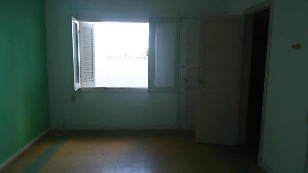 Apartamento interior, primer piso por escalera, 1 dorm, 2 p
