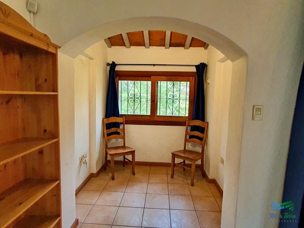 Se alquila anual casa 3 dormitorios con gran en
