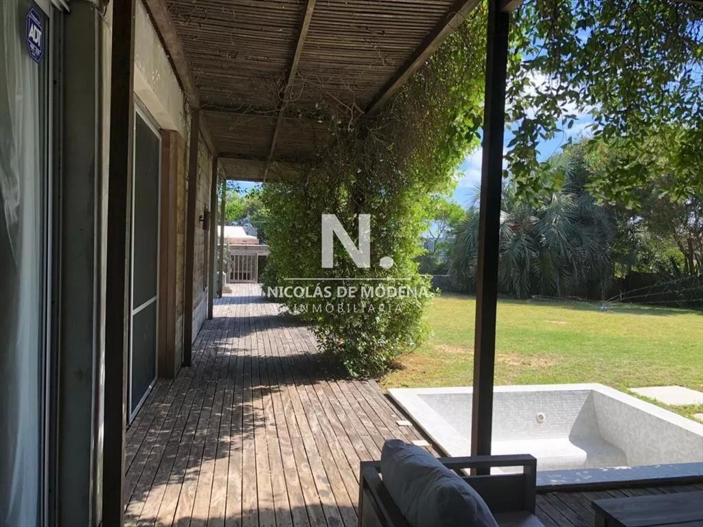 Excelente casa en Venta en Playa Bikini