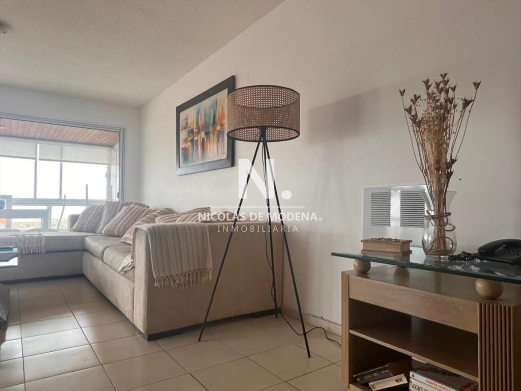 Apartamento en primera linea de playa brava en alquiler tem