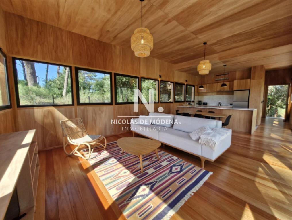 Vende casa de 3 dormitorios de 2 plantas en La