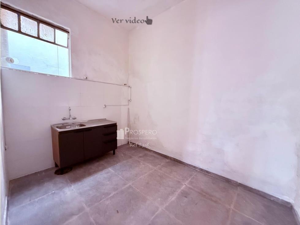 2318/p/2 Venta Casa PH 1dorm La Blanqueada