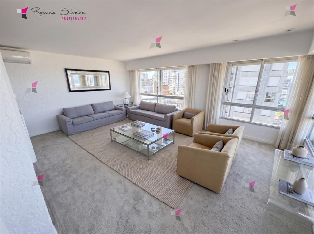Apartamento en Punta del Este frente a la Brava