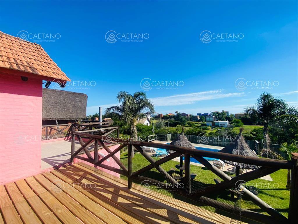 Casa en Alquiler a media cuadra de la playa Cuatro Suites