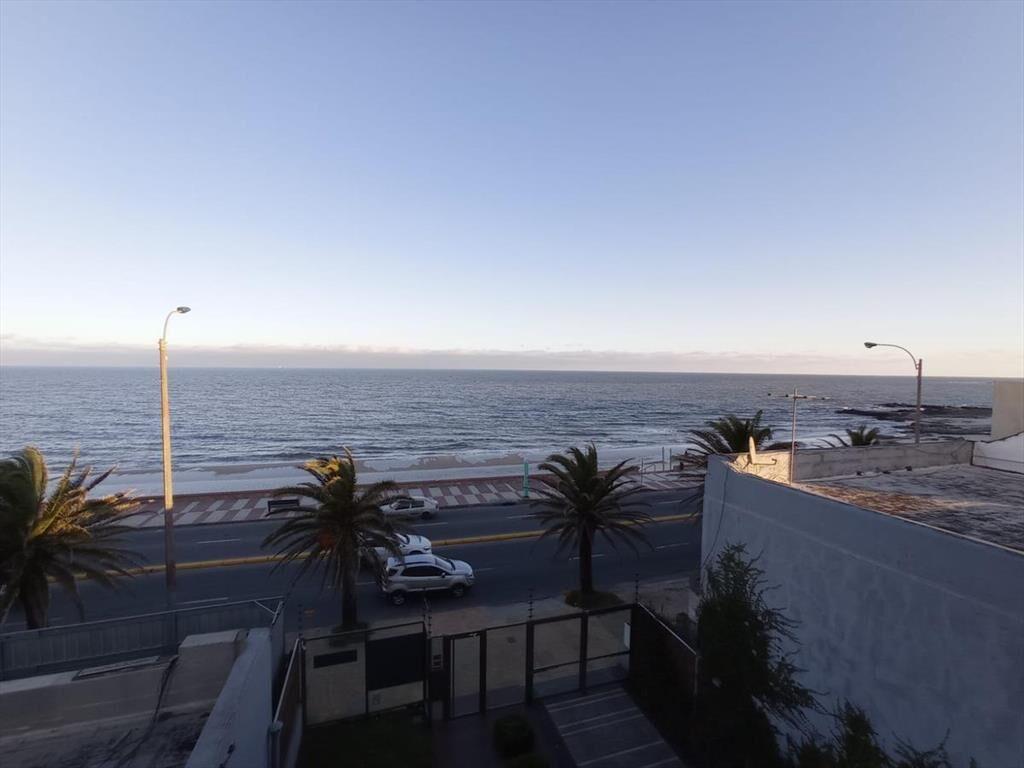 Rambla de Malvin, nuevo , 2 dormitorios, dos baños , gge ,