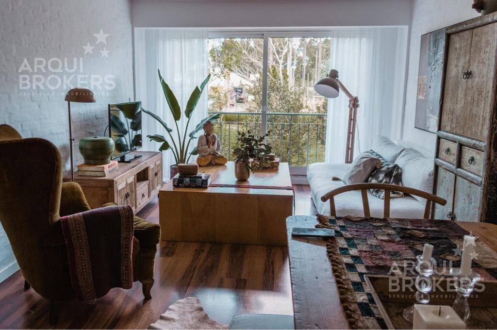 Apartamento de tres dormitorios en venta en Haras del Lago